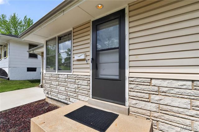 1417 Corinth Drive, St Louis, MO 63137