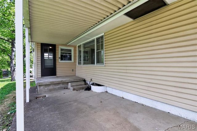 1417 Corinth Drive, St Louis, MO 63137