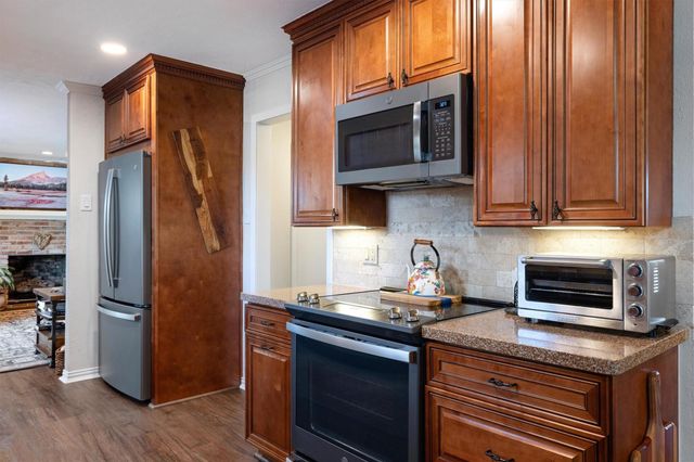 1110 Harbor View, Galveston, TX 77550