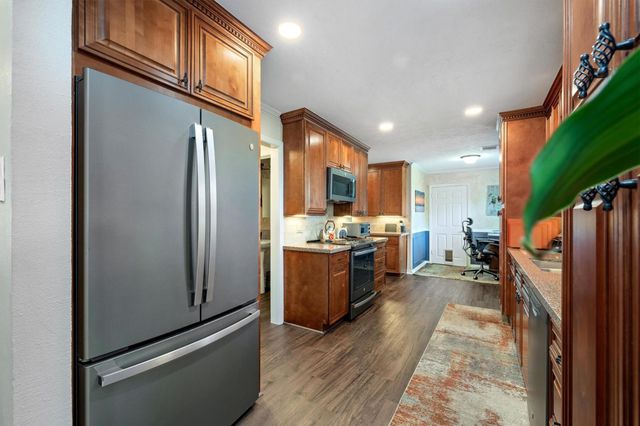 1110 Harbor View, Galveston, TX 77550