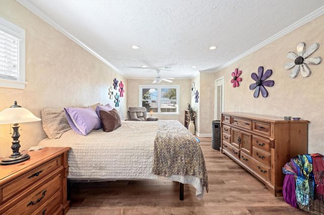 1110 Harbor View, Galveston, TX 77550