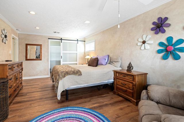 1110 Harbor View, Galveston, TX 77550