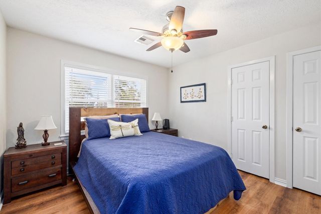 1110 Harbor View, Galveston, TX 77550