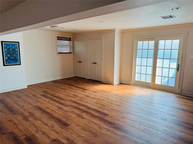 1110 Harbor View, Galveston, TX 77550