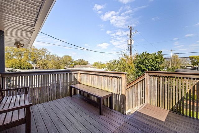 1110 Harbor View, Galveston, TX 77550