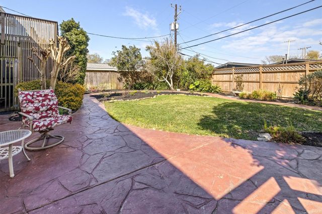 1110 Harbor View, Galveston, TX 77550