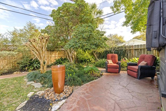 1110 Harbor View, Galveston, TX 77550