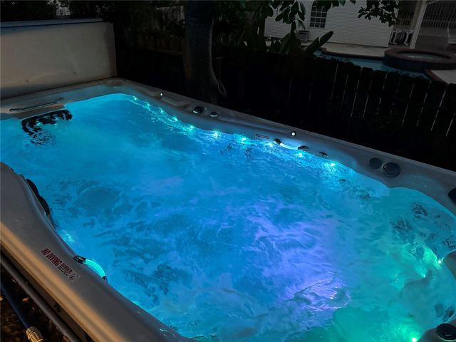 1110 Harbor View, Galveston, TX 77550