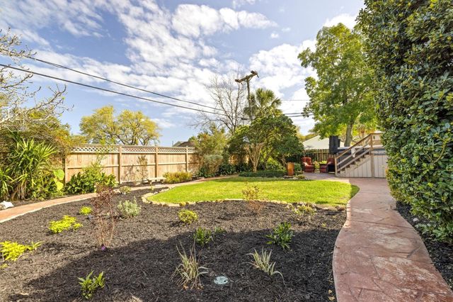 1110 Harbor View, Galveston, TX 77550