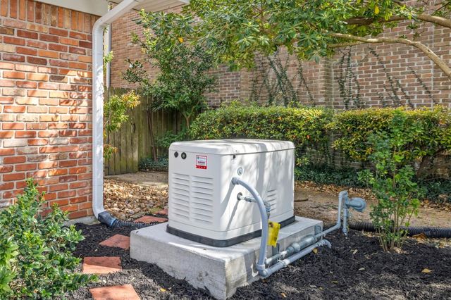 1110 Harbor View, Galveston, TX 77550