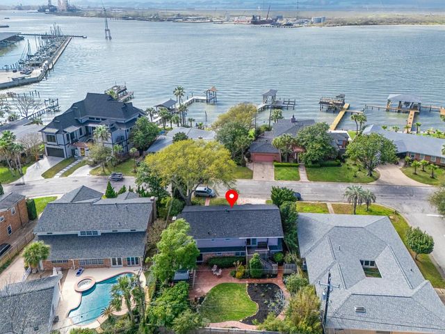 1110 Harbor View, Galveston, TX 77550