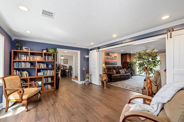 1110 Harbor View, Galveston, TX 77550