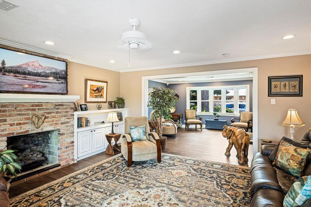 1110 Harbor View, Galveston, TX 77550