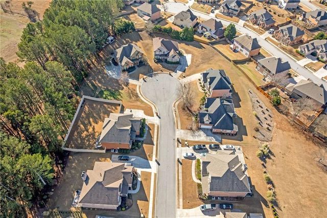 604 Arbor Ridge, Loganville, GA 30052