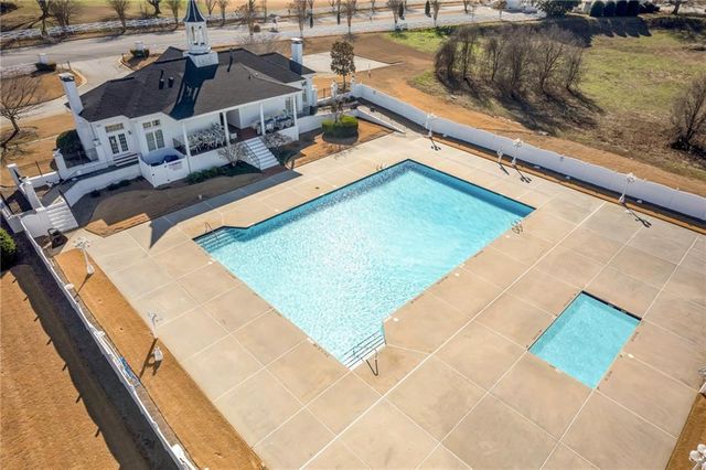 604 Arbor Ridge, Loganville, GA 30052