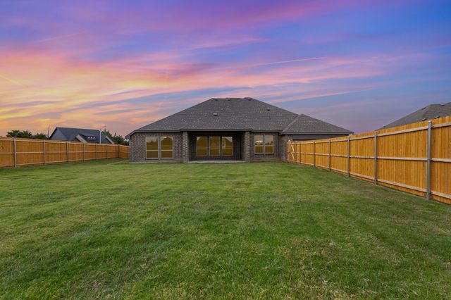 1908 Comanche Drive, Desoto, TX 75115