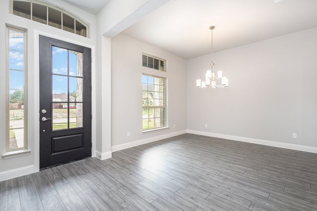 1908 Comanche Drive, Desoto, TX 75115