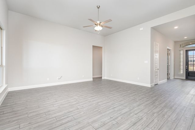 1908 Comanche Drive, Desoto, TX 75115