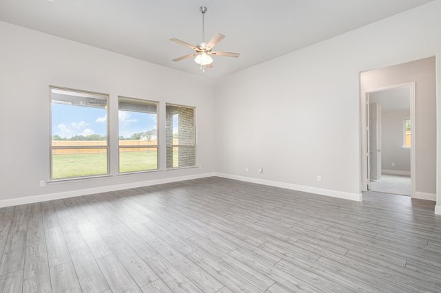 1908 Comanche Drive, Desoto, TX 75115