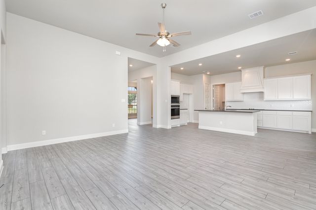 1908 Comanche Drive, Desoto, TX 75115