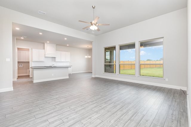 1908 Comanche Drive, Desoto, TX 75115
