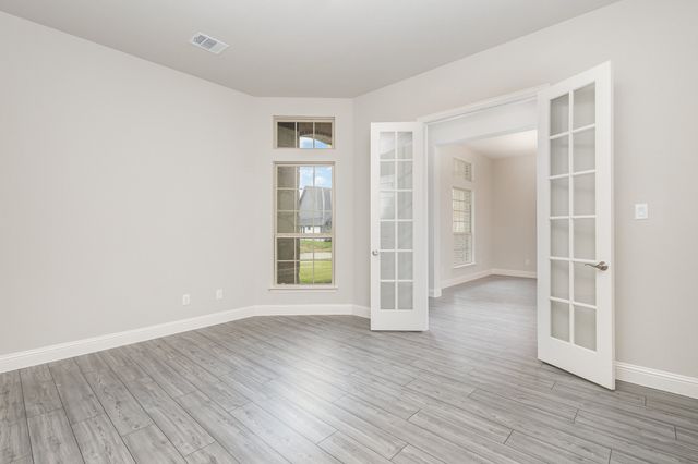 1908 Comanche Drive, Desoto, TX 75115