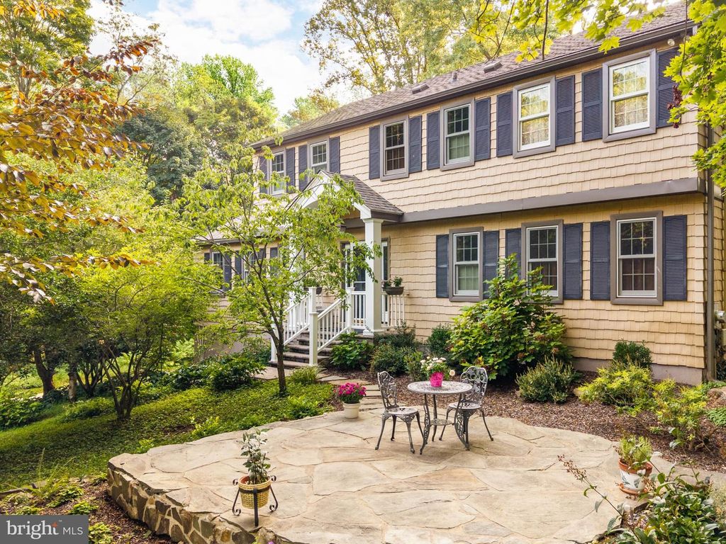 54 N WATERLOO RD, DEVON, PA 19333 — exterior