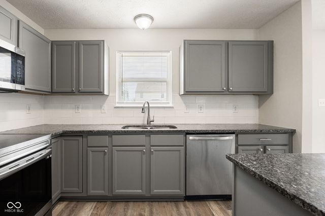 1088 Dusty Court, Greenwood, IN 46143