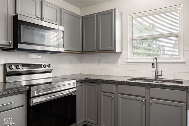 1088 Dusty Court, Greenwood, IN 46143