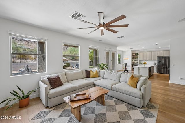 8356 W BUCKHORN Trail, Peoria, AZ 85383