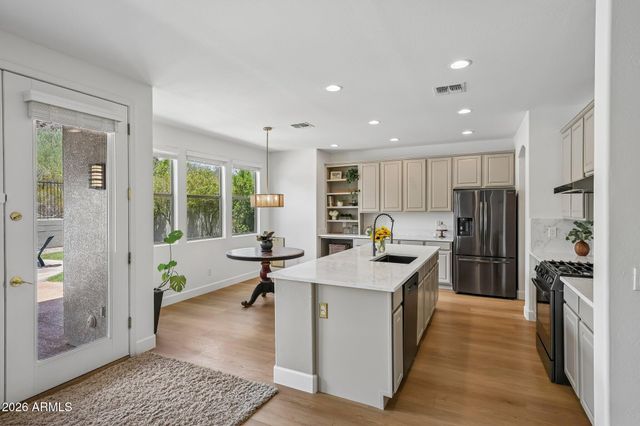 8356 W BUCKHORN Trail, Peoria, AZ 85383
