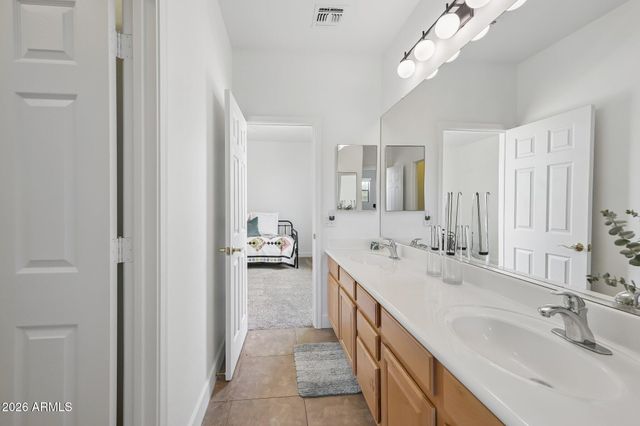 8356 W BUCKHORN Trail, Peoria, AZ 85383