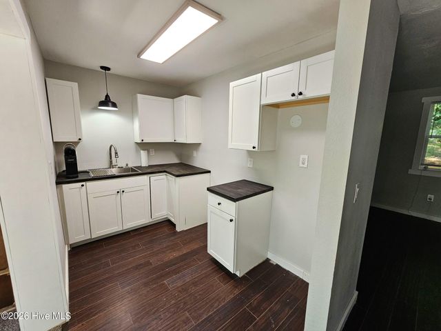 128 Manor Drive A & B, Hayesville, NC 28904