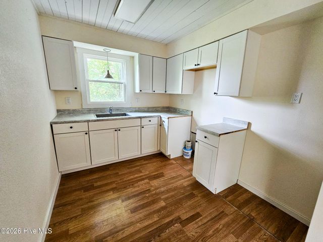 128 Manor Drive A & B, Hayesville, NC 28904
