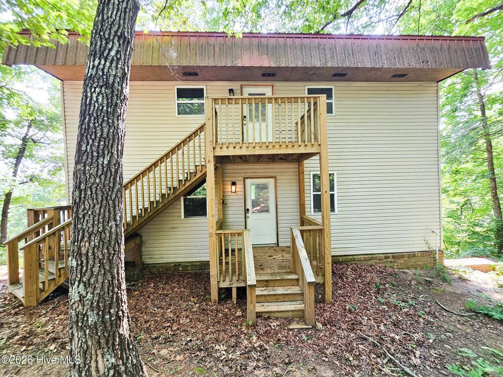 128 Manor Drive A & B, Hayesville, NC 28904