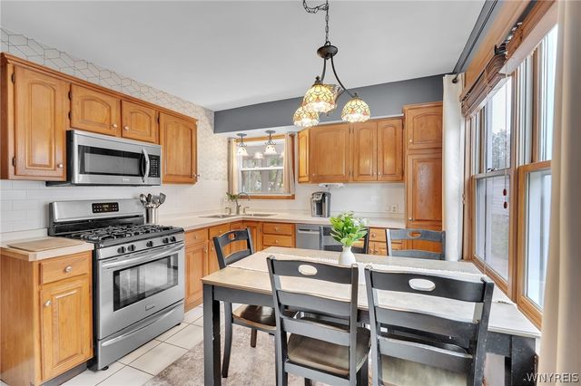 79 Pleasant Avenue, Lancaster, NY 14086