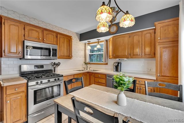 79 Pleasant Avenue, Lancaster, NY 14086