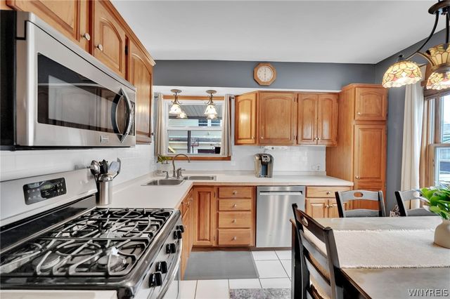 79 Pleasant Avenue, Lancaster, NY 14086