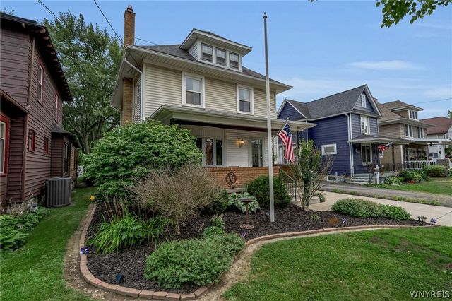 79 Pleasant Avenue, Lancaster, NY 14086