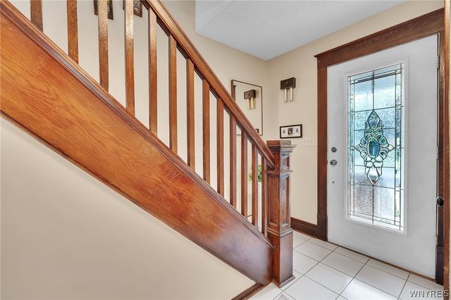 79 Pleasant Avenue, Lancaster, NY 14086