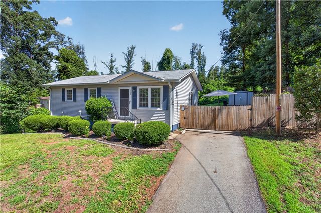 116 oak ridge Circle, Seneca, SC 29678