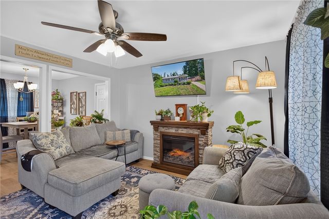 116 oak ridge Circle, Seneca, SC 29678