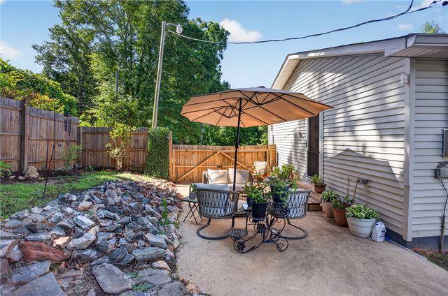 116 oak ridge Circle, Seneca, SC 29678