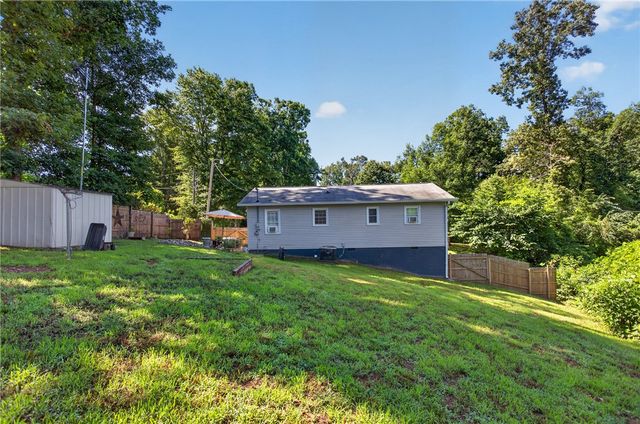 116 oak ridge Circle, Seneca, SC 29678