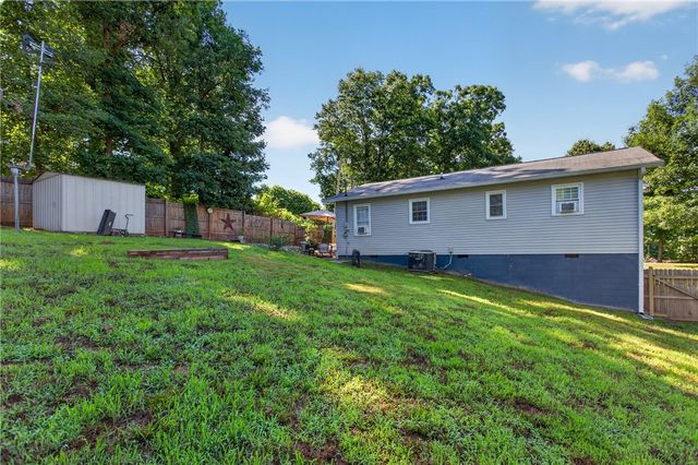 116 oak ridge Circle, Seneca, SC 29678
