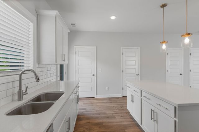 165 Harvard Dr, Gallatin, TN 37066
