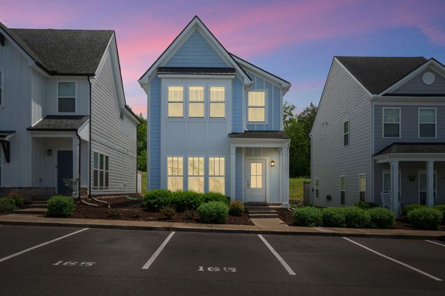 165 Harvard Dr, Gallatin, TN 37066