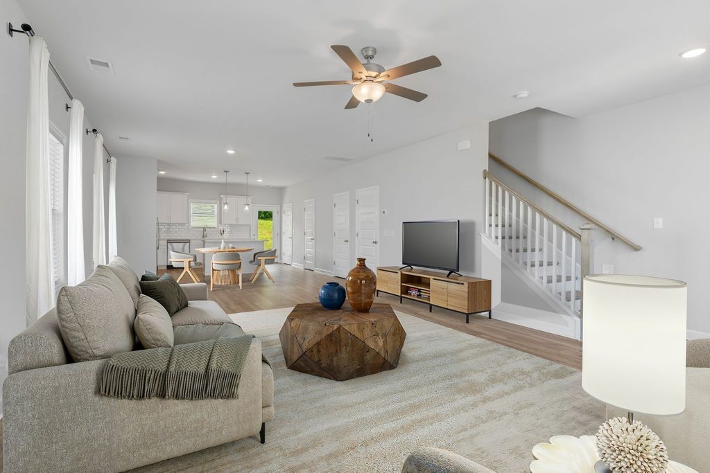 165 Harvard Dr, Gallatin, TN 37066