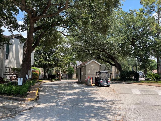 2100 Tanglewilde Street 455, Houston, TX 77063