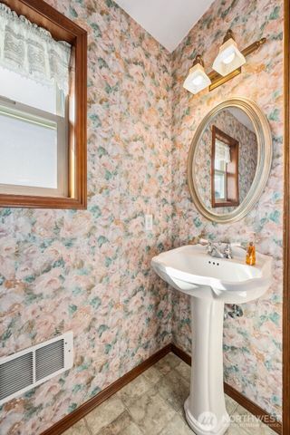 1003 Greenview Avenue, Ocean Shores, WA 98569